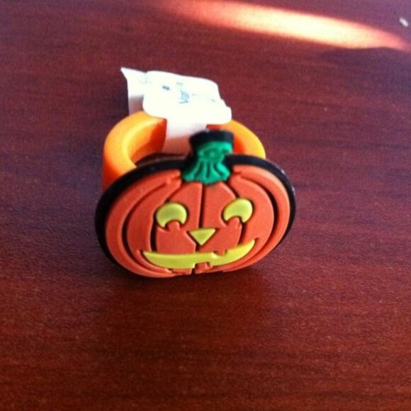 Pumpkin Rubber Halloween Kids Ring - Picture 1 of 1